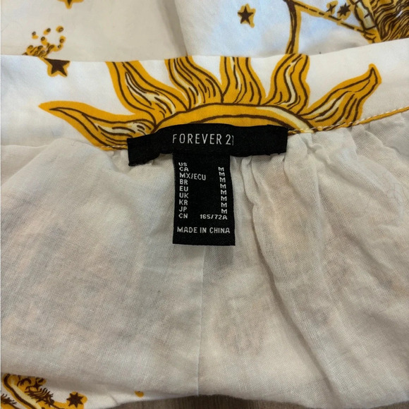 Forever 21 Horoscope/ signs printed shorts women’s size medium - Picture 3 of 3